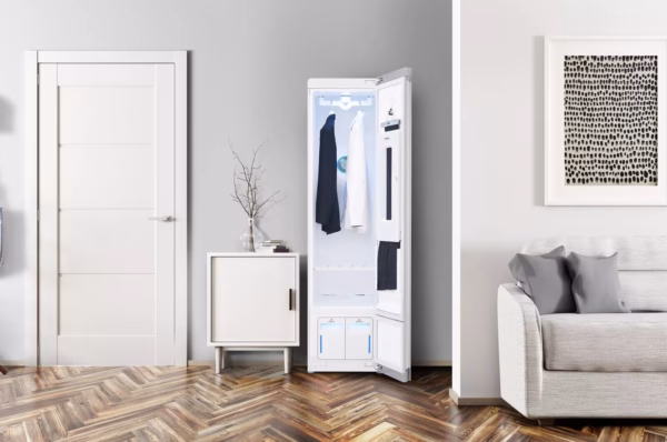LG LG Styler(R) Smart Wi-Fi Enabled Steam Closet with TrueSteam(R) Technology and Exclusive Moving Hangers S3WFBN (2)